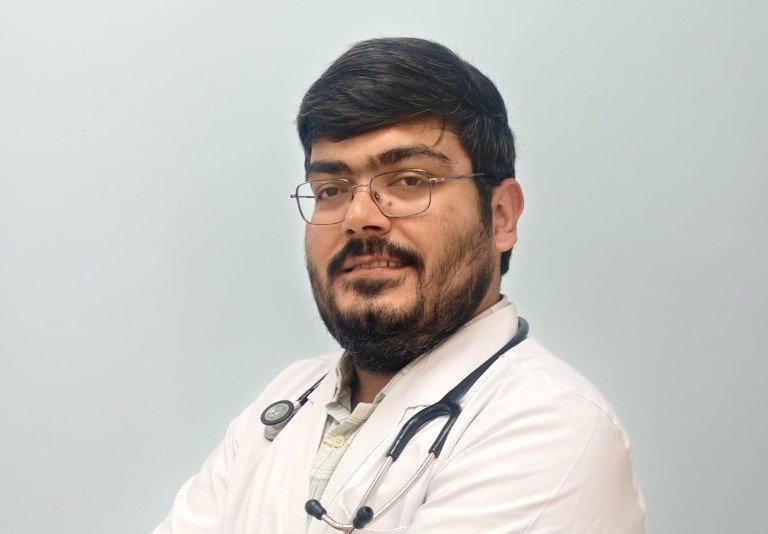 Dr Vipin Tewani